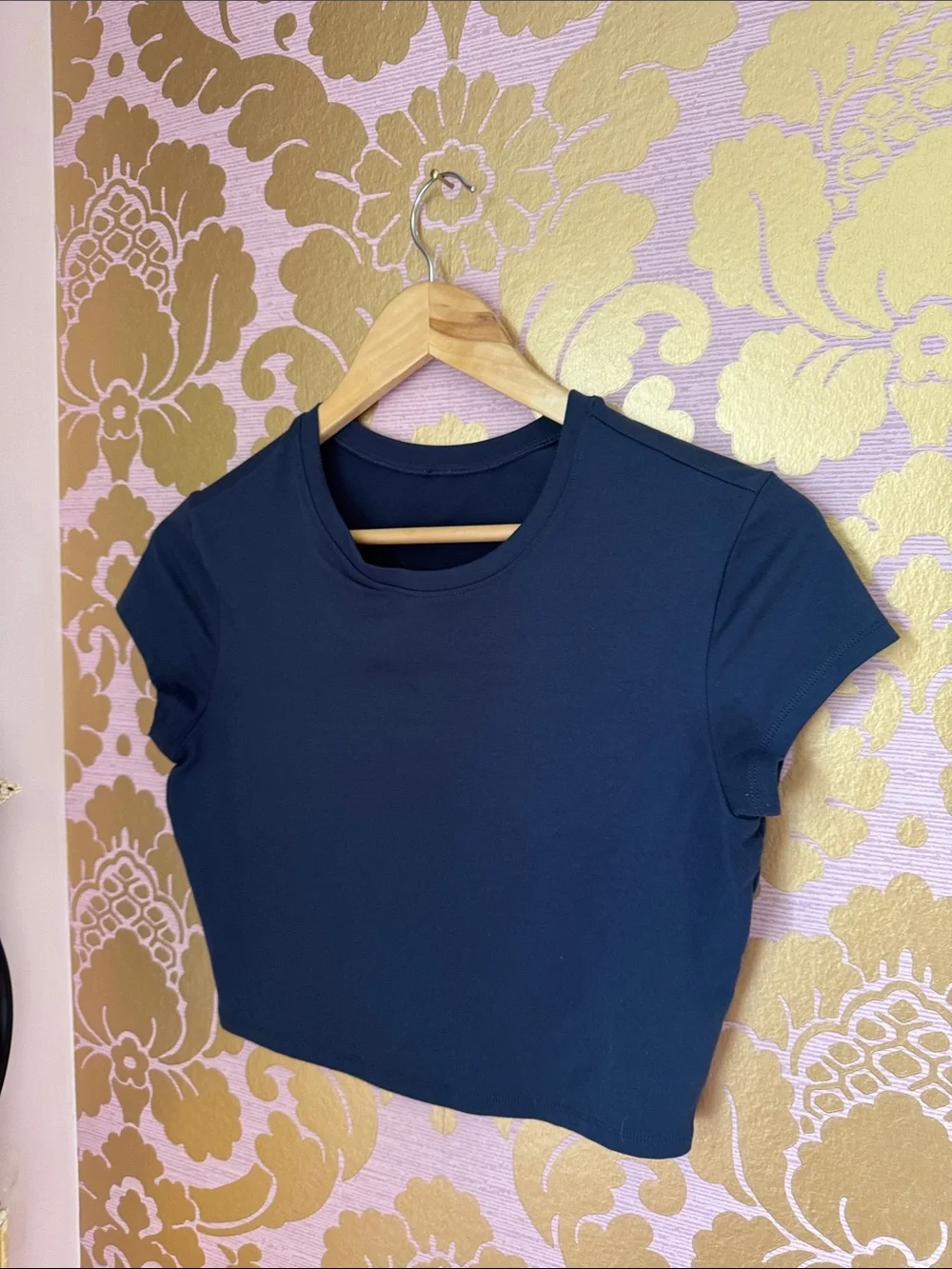 ALO Yoga Navy Short Sleeve Crop Top